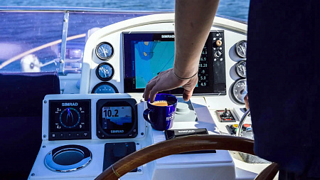 Моторная яхта Trader 535 Signature